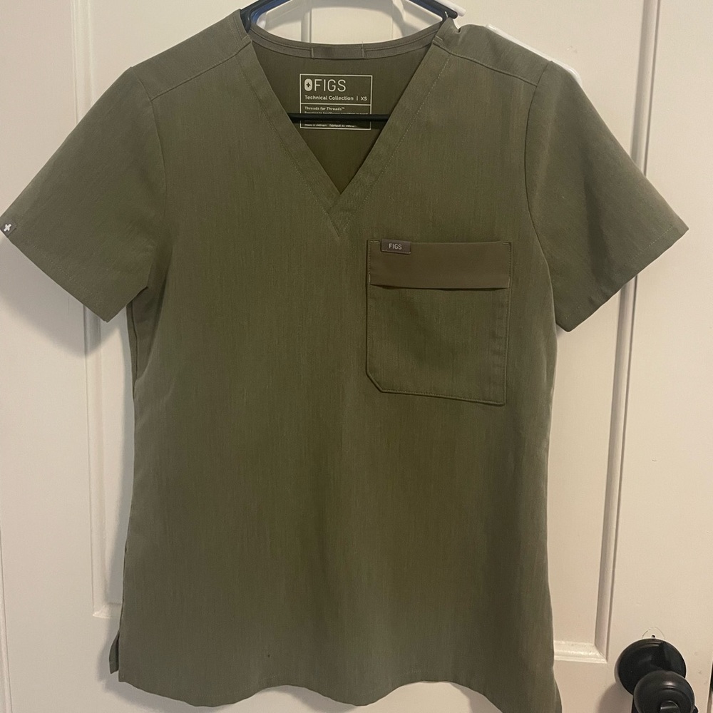 FIGS Technical Collection Scrub Top Heather Olive